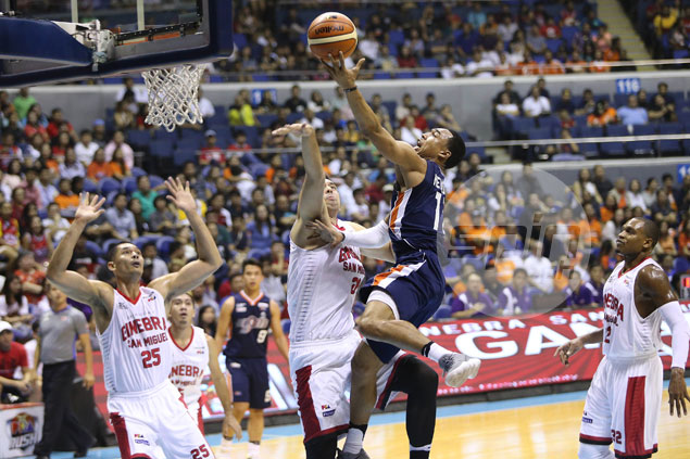 Meralco outduels Ginebra in helter-skelter endgame, squares title series at 2-all