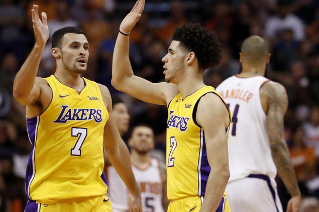Lonzo Ball bounces back, flirts with triple-double to lead Lakers nip Suns in wild finish