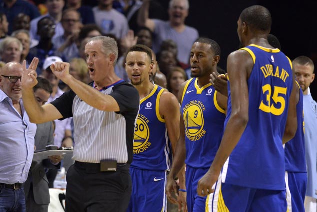 Steph Curry fined US$50,000 for throwing mouthpiece in the direction of referee