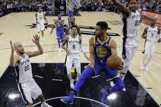 Warriors rally back from 19 points down to hand struggling Spurs fourth straight loss