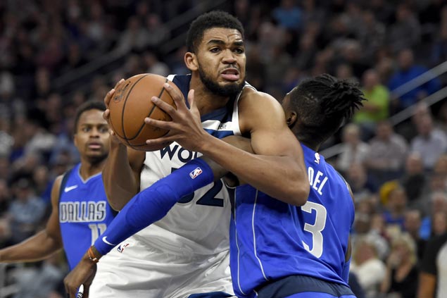 Karl-Anthony Towns shows way as Timberwolves rip slumping Mavericks for fourth straight win