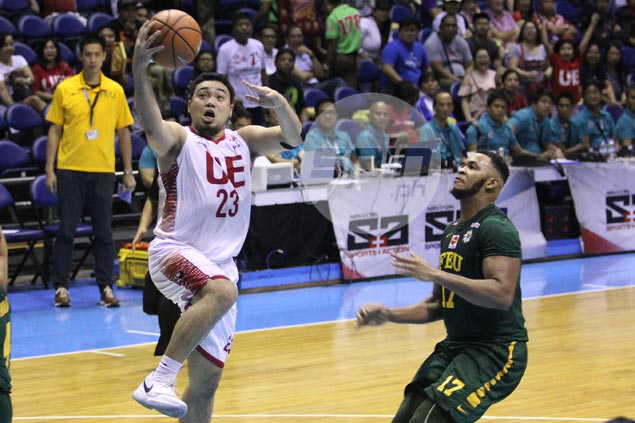 'Marked man' Alvin Pasaol needs to add to offensive repertoire, says Derrick Pumaren