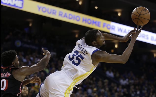 Warriors ride big second quarter to victory over Heat