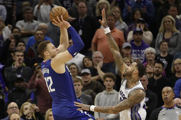 Blake Griffin hits jumper in dying moments to lift Clippers over Kings