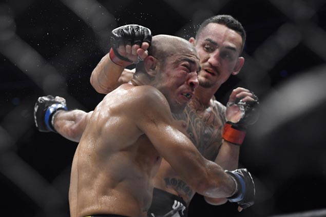 Max Holloway beats Jose Aldo again to defend UFC featherweight belt