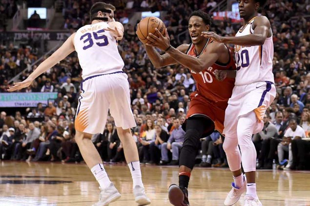 Raptors sink Suns for fourth straight win as injured Devin Booker gets carried off late