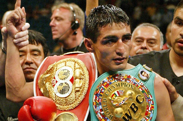 Erik Morales, Vitali Klitschko, Winky Wright banner 2018 class of Boxing Hall of Fame