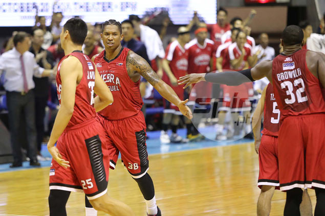 New one-year deal awaits Ginebra veteran Joe Devance upon arrival from US