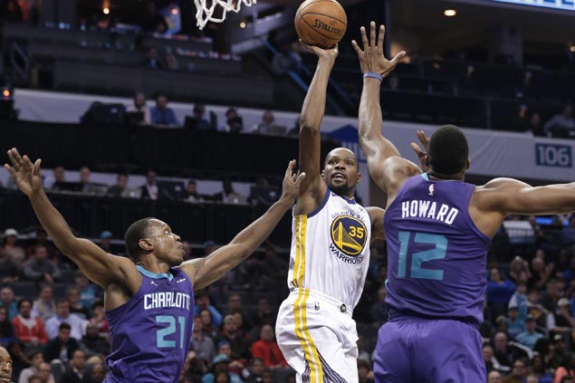 Kerr savors luxury of having two MVPs in Warriors as Durant takes over for injured Curry