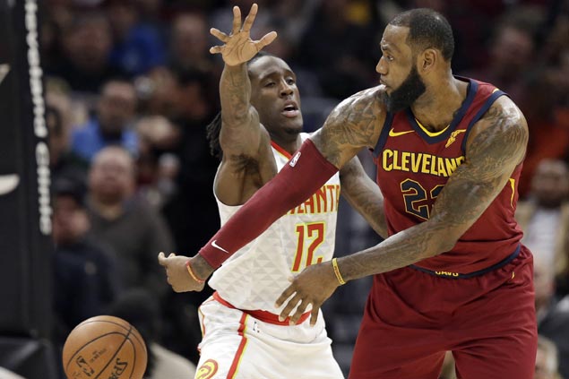 Cavaliers ride huge second quarter to victory over lowly Hawks