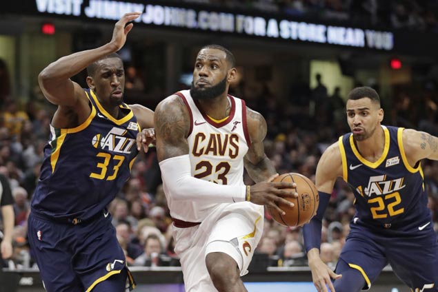 LeBron James posts 60th career triple-double as Cavs down Jazz