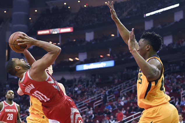 Eric Gordon powers fourth-quarter surge as Rockets down Jazz for 14th straight win