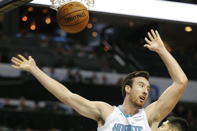 Frank Kaminsky shows way as Hornets end three-game skid and halt Knicks’ win run at four