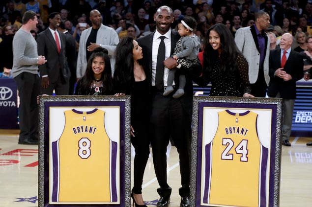 Kobe Bryant gives nod to family, Lakers greats as Nos. 8 and 24 raised to the rafters