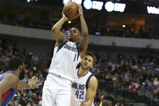 Dennis Smith Jr.'s return gives struggling Mavs enough boost to end Pistons' three-game win run