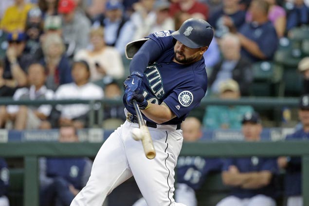 Cleveland finds less expensive replacement for Carlos Santana, sign Yonder Alonso to 2-year $16M deal