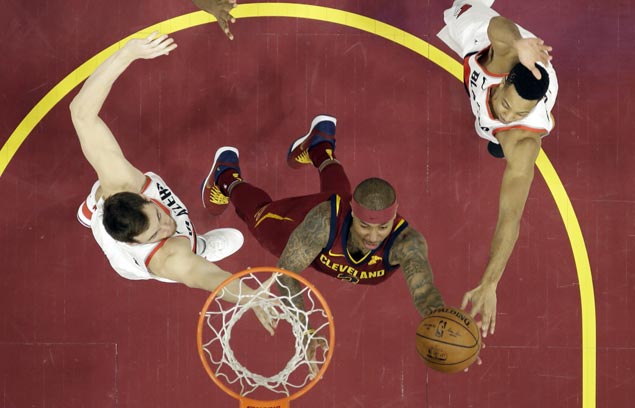 Unable to pull away from Blazers early, Cavs get late boost from debuting Isaiah Thomas