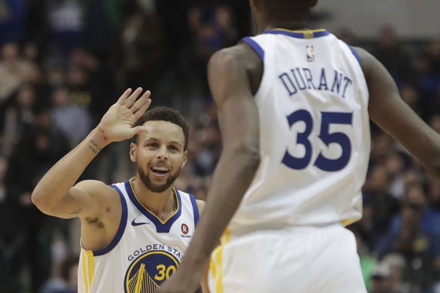 Big Four combine for 100 points as Warriors squeak past Mavericks