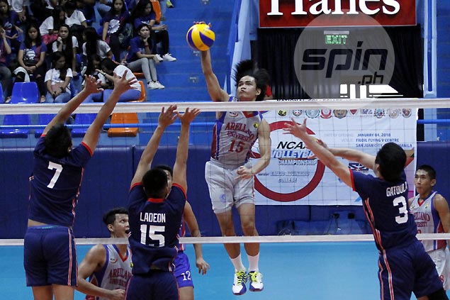 Arellano clobbers winless Letran to keep slate unblemished in NCAA men's volleyball