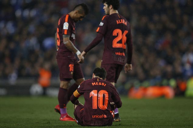 Diego Lopez stops Lionel Messi penalty as Espanyol ends Barcelona’s unbeaten run at 29