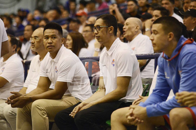 Denok Miranda, Mark Isip make coaching debuts, but ready to play if called upon