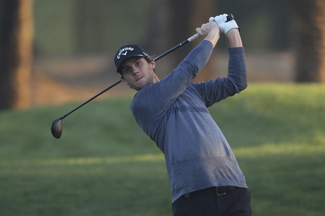 Thomas Pieters holes bunker shot for birdie and lead as Dustin Johnson, Rory McIlroy move into contention