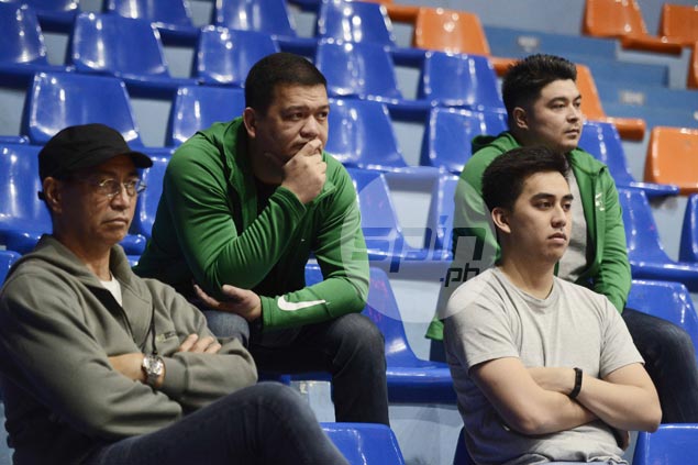 Louie Gonzalez makes first appearance as La Salle coach while Ayo on ...