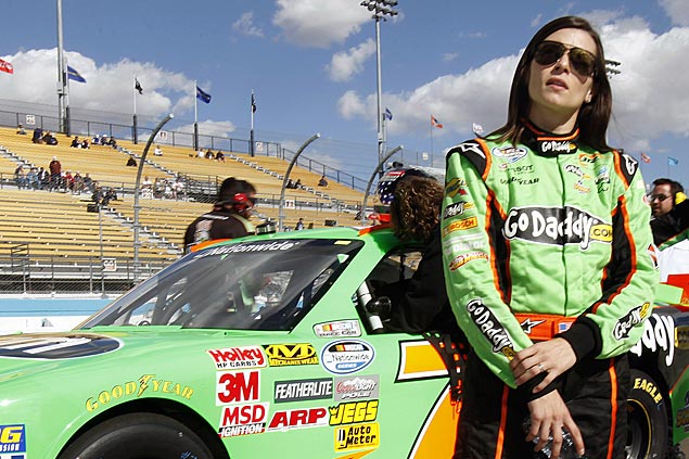 Danica Patrick finds team for NASCAR farewell race, will drive Daytona 500 for Premium Motorsports