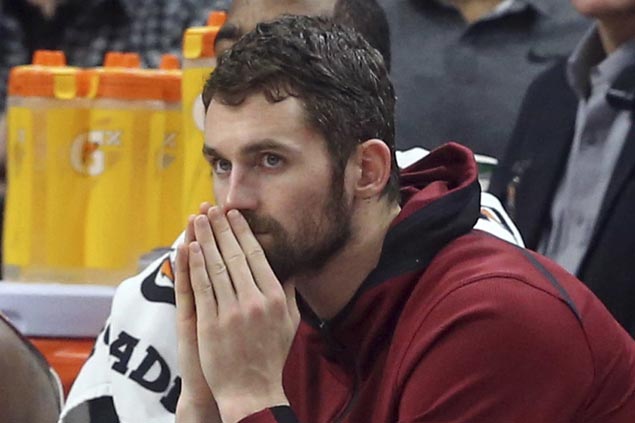 Pistons down listless Cavaliers as Kevin Love leaves early with broken hand