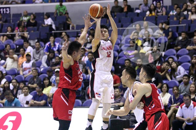 Jeron Teng's dagger trey douses Blackwater rally as Alaska wins fourth in row