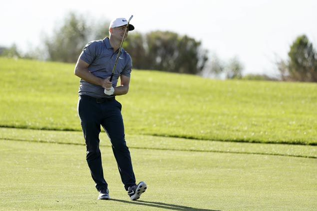 Looking to make his mark on PGA Tour, Alex Noren moves one stroke clear at Torrey Pines