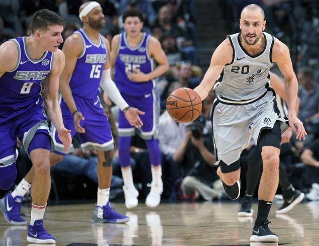 Spurs recover from sluggish second quarter to get by Kings