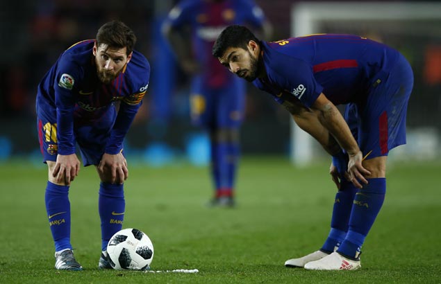 Suarez scores off Messi cross as Barca beats Valencia in the first leg of Copa semis