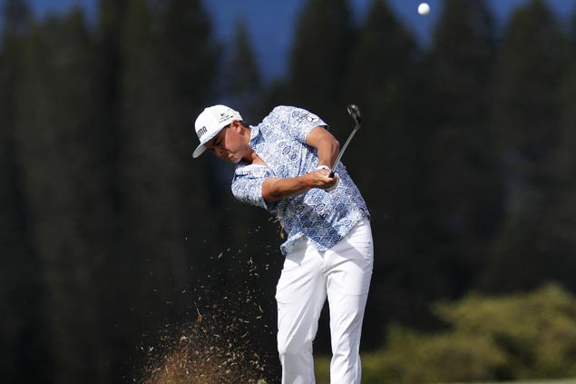 Rickie Fowler shares Phoenix Open lead with Bryson DeChambeau