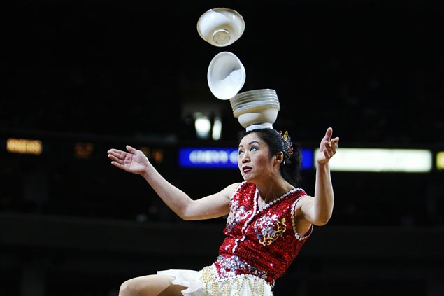 Warriors to buy acrobat Rong Niu new unicycle after $25k ride was stolen at airport