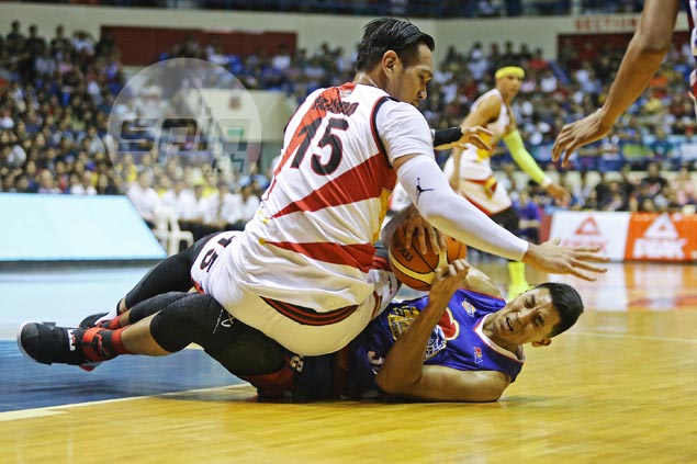 Lanete comes up clutch as San Miguel frustrates Magnolia to regain top spot