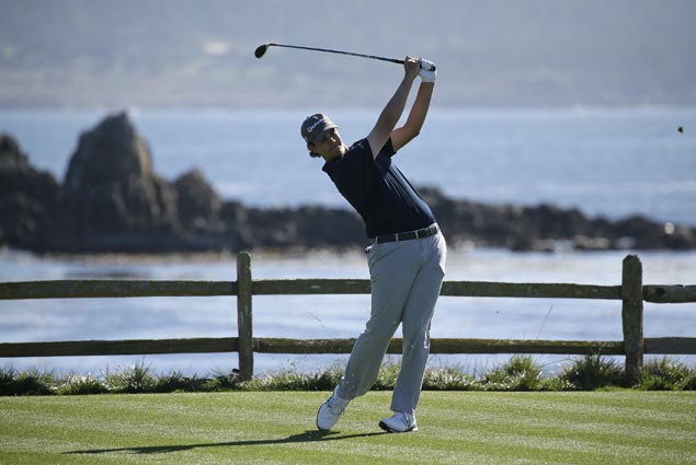 Kevin Streelman, Beau Hossler go bogey-free to share lead at Pebble Beach