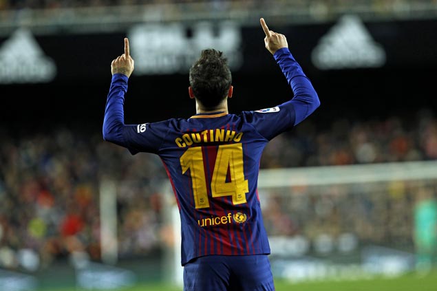 Coutinho scores first goal since leaving Liverpool, helps lift Barca over Valencia and into Copa final