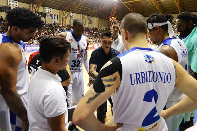Alapag thrilled to see Sumalinog-led Alab bench finally step up after quiet start
