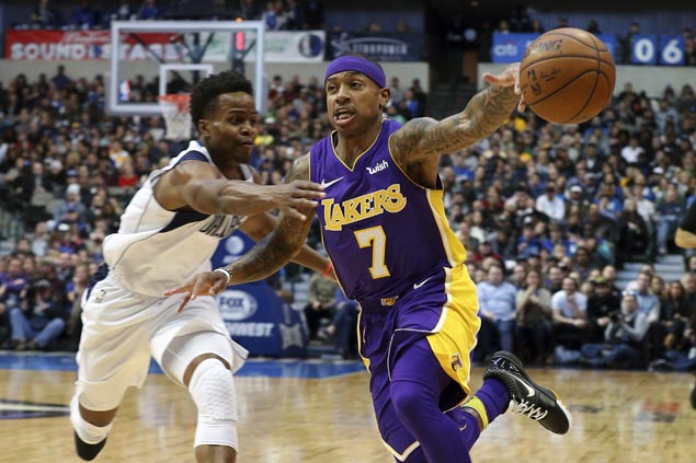 Dirk scores season-high 22 as Mavs spoil Isaiah Thomas’ debut with Lakers