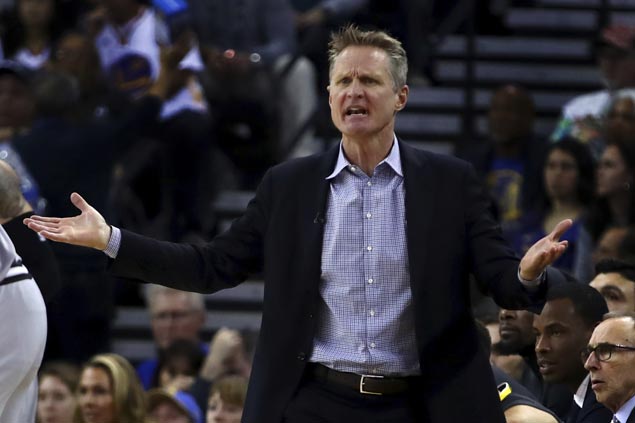 Warriors rout Spurs to give Steve Kerr 250th career coaching victory