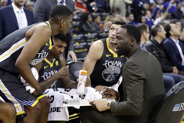 Kerr hands coaching duties to Green, Iguodala as Warriors cruise past Suns