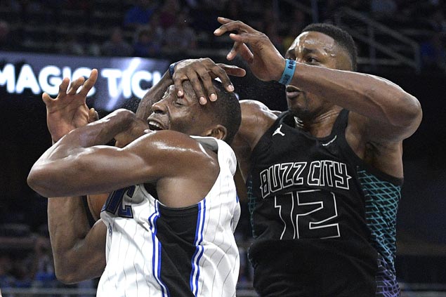 Dwight Howard stars as Hornets assert mastery of Magic to snap four-game skid