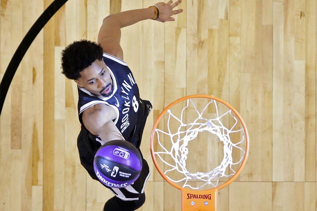 Spencer Dinwiddie beats Lauri Markkanen in skills challenge final