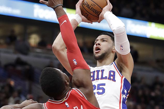 Simmons wins it at the stripe as Sixers edge Bulls to extend streak to six