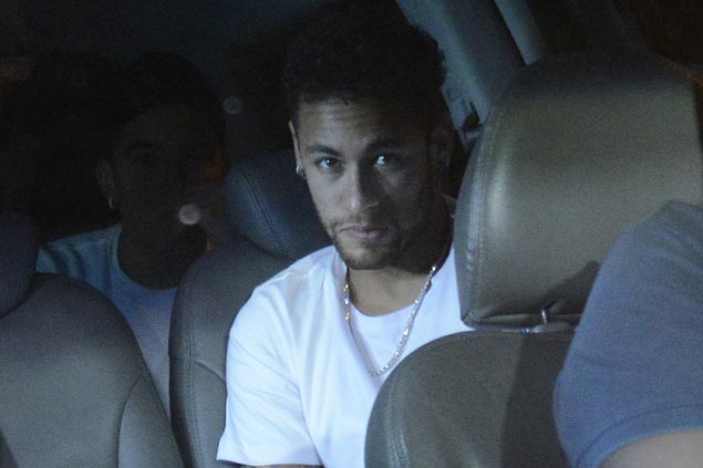 Neymar has successful surgery on injured right foot, says Brazil football confederation