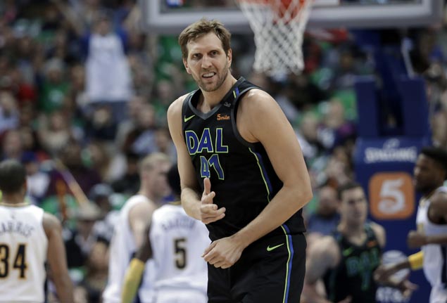 Dirk Nowitzki nails five of Mavs’ 15 triples in upset of Nuggets