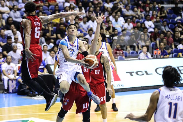 NLEX guard Kevin Alas rolls out old college 'acrobatic' shot to put an end to Alaska threat