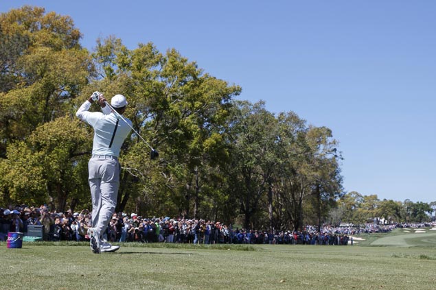 Tiger brings Valspar Championship to life with another solid round to get to within two