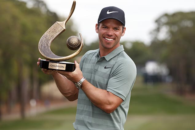 Tiger Woods comes up a putt short as Paul Casey wins Valspar Championship